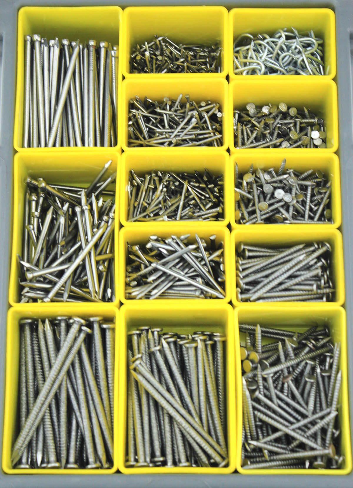 Clous &agrave; anneaux annulaires