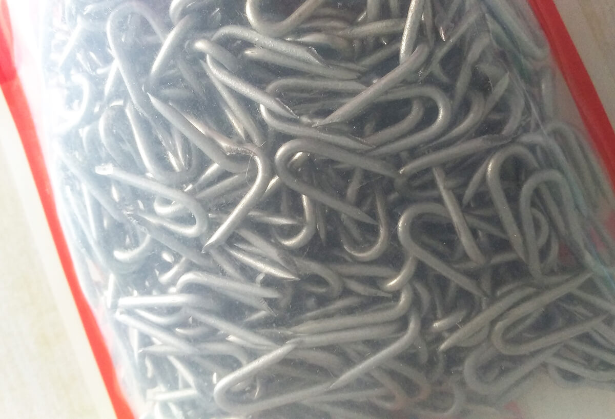 Agrafes galvanis&eacute;es