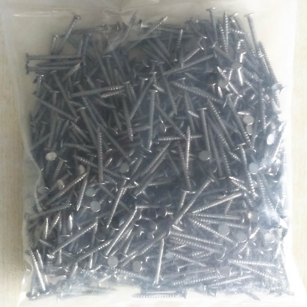 Clous &agrave; anneaux annulaires